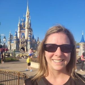 Meet your Posher, Caroline